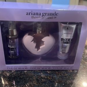 Ariana Grande 3 pieces set.
